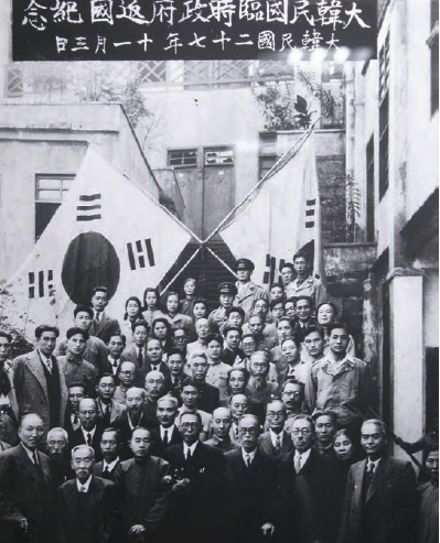 대한민국 임시정부 요인들-3.1 운동 직후인 1919년 4월 중국 상하이에서 조직되어 광복 때까지 독립운동의 중추적 역할을 담당한 대한민국 임시정부의 요인들