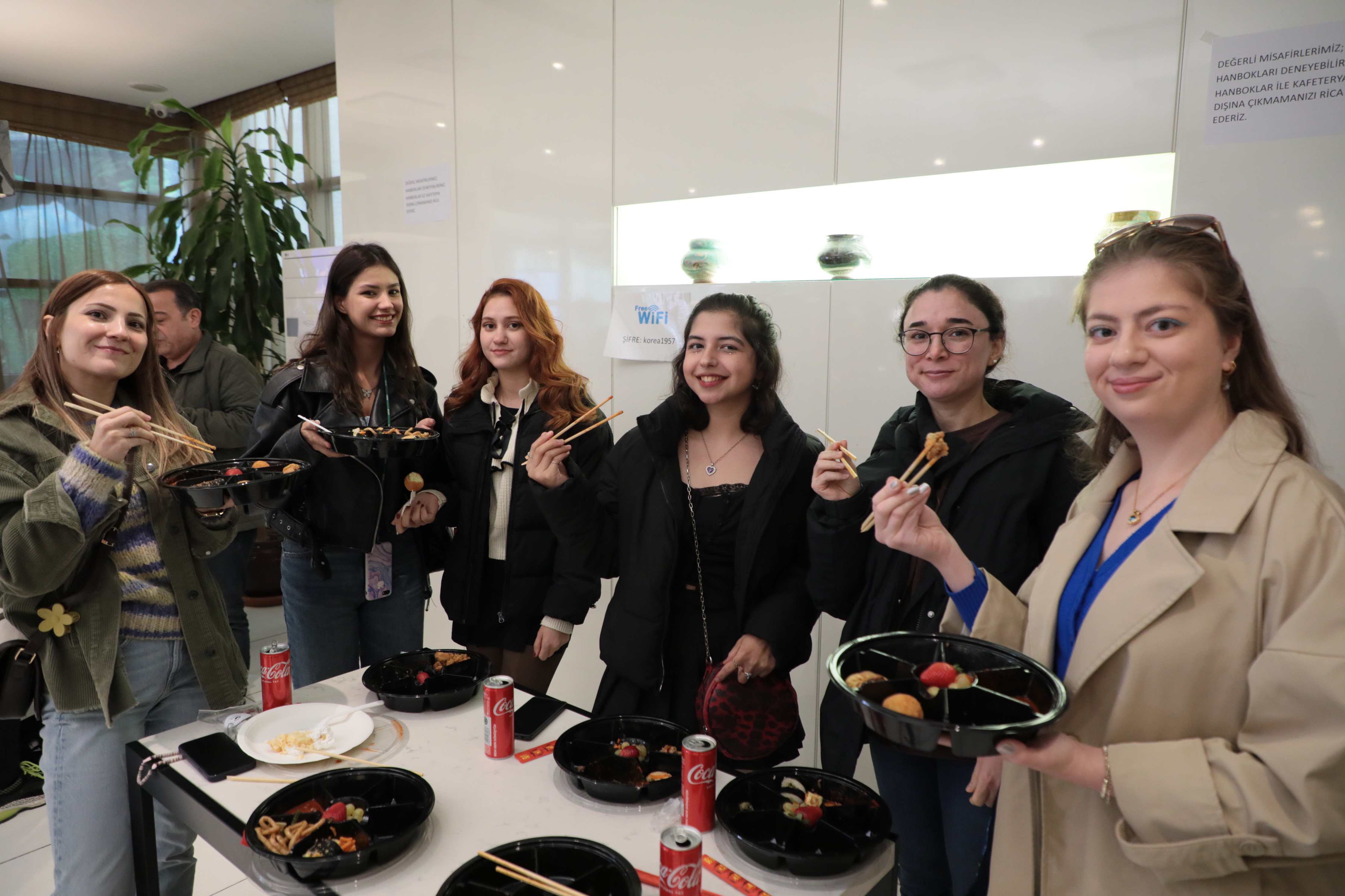 개원 13주년 기념 ‘Taste Korea Day’ 성황리 개최_한식 체험