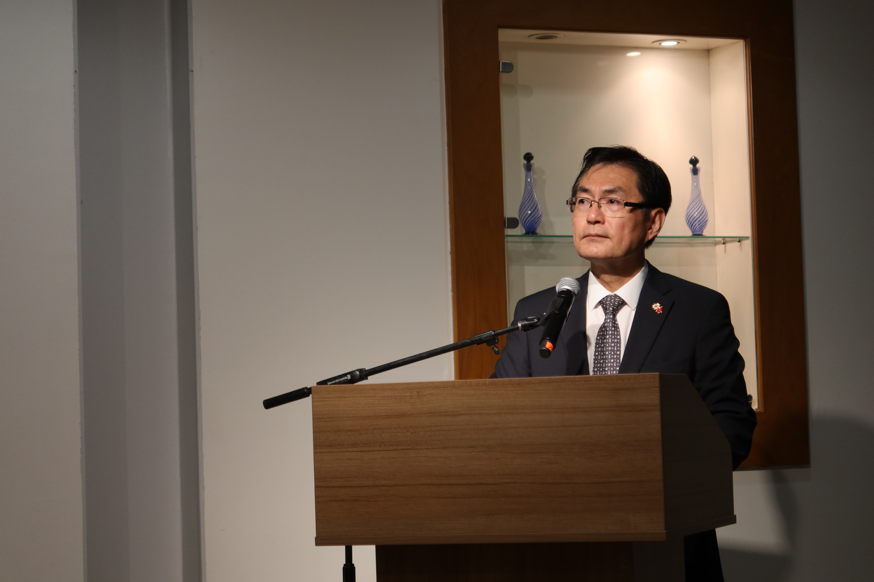 빛을 품다 전시회 정연두 대사 개회사