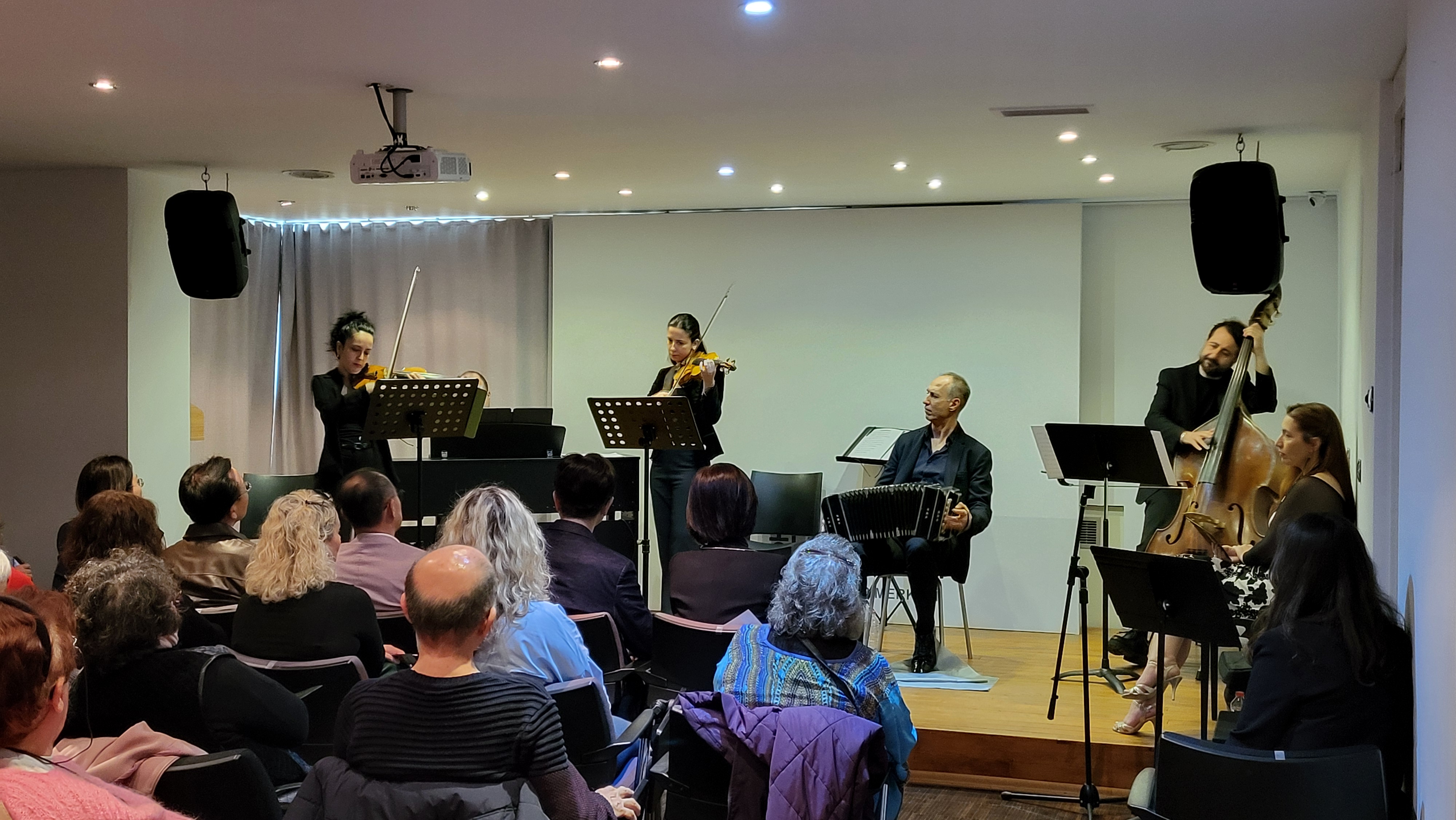 음악감상회 참석한 문화원 회원들